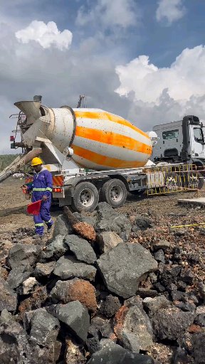 Self-Loading Concrete Mixer